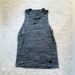 Men’s Nike Sleeveless Workout Shirt